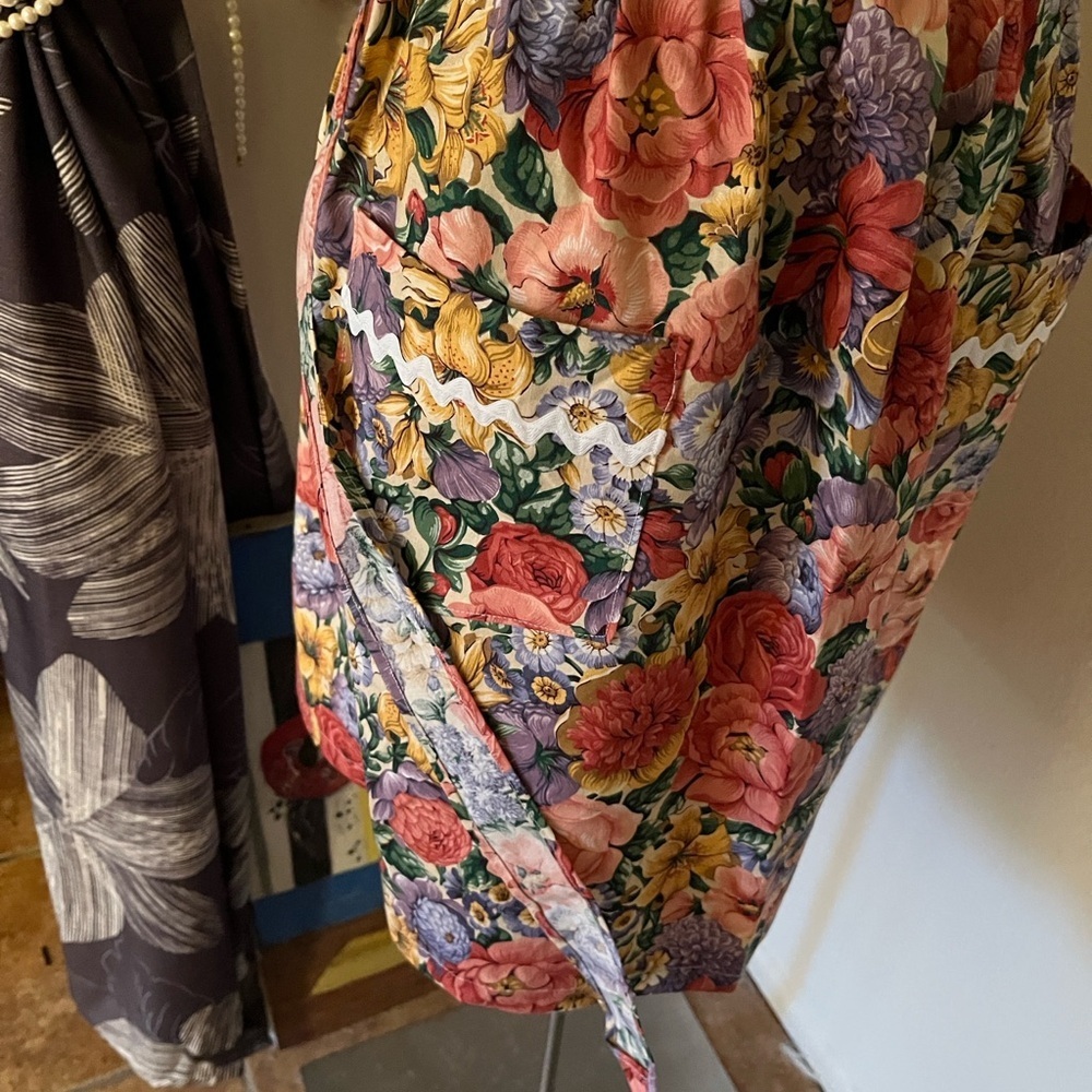 Handcrafted Floral Apron with Lace Trim and Ric Rac - Picture 2 of 6